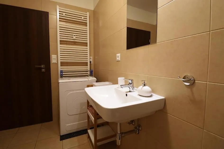 Snajder Apartment, 15Min To Old Centre, Self-Check In, Free Wifi Praga Czechy